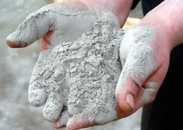 Цемент в минусе 