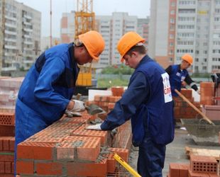 Названы самые высокие зарплаты строителей в Санкт-Петербурге
