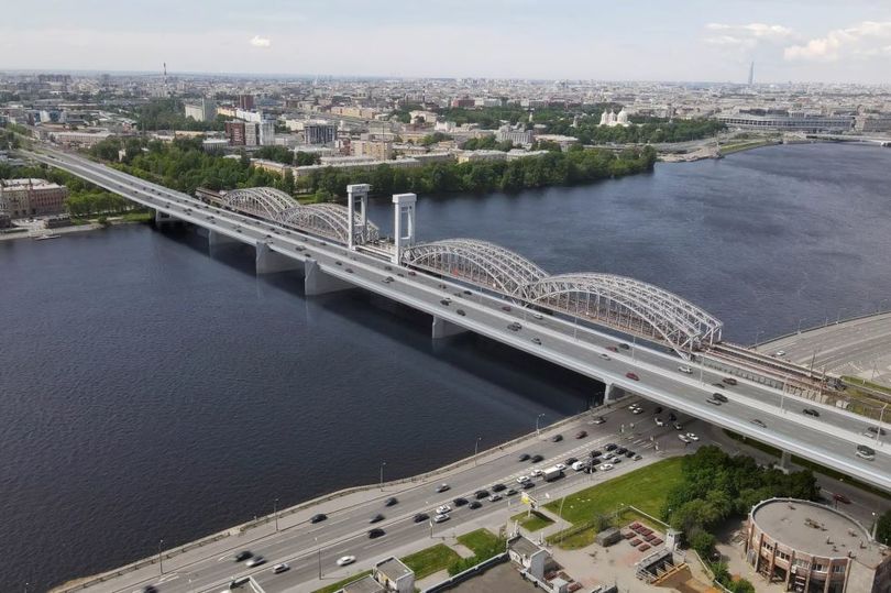 Большой Смоленский мост – стиль Петербурга