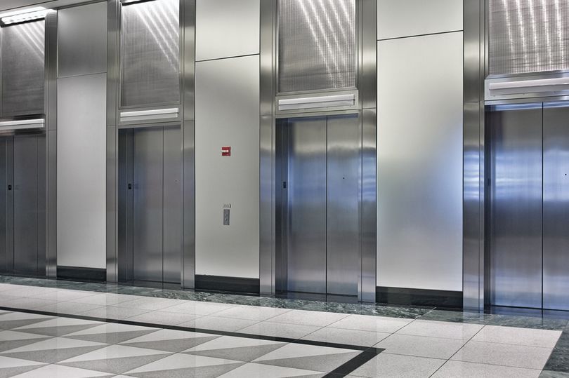 Офисный лифт