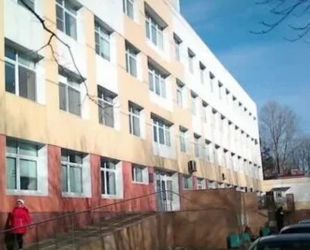 Фасад и кровлю больницы Святого Праведного Иоанна Кронштадтского отремонтируют