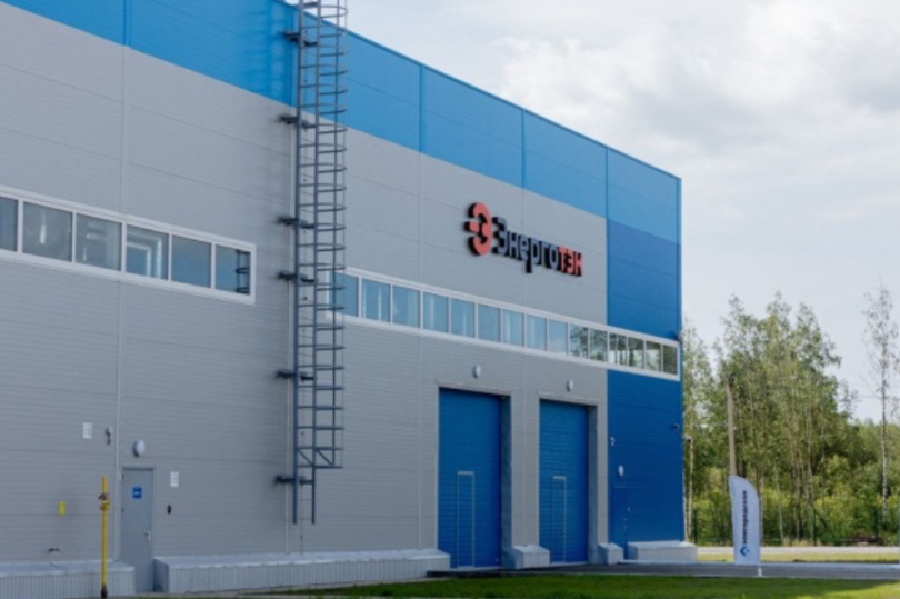 Энерготэк запустил вторую очередь завода по выпуску труб для защиты высоковольтных кабелей в ОЭЗ «Новгородская»