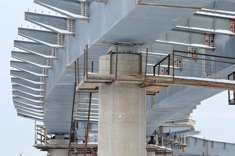 В Петербурге на развязке в составе новой магистрали М-32 возводят первые съезды