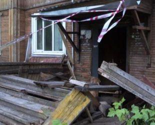 Расселить сошедшие со свай в Архангельске дома обещают до 2022 года