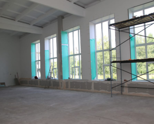 Ремонт спортивного зала в Гостинополье на финишной прямой