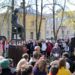 В Международный день музеев в Павловске открыли первый в мире памятник директору музея