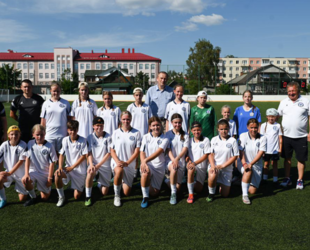 Талантливым футболисткам — обновленная спортшкола