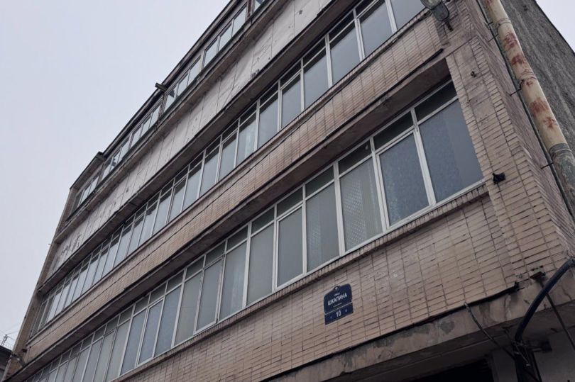 В Петербурге здание, с которого упали зимой сосульки, отреставрировали