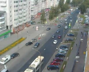 В Великом Новгороде асфальтируют Псковскую улицу