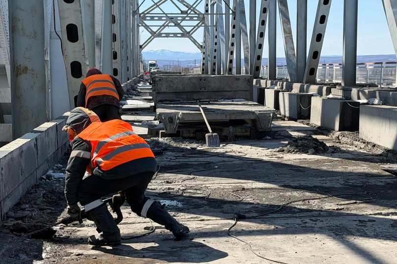 Дорожное покрытие на мосту через Амур у Комсомольска-на-Амуре уложат в 2026 году