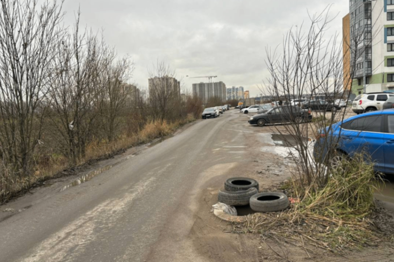 Гаражный проезд, соединяющий ленинградское Мурино с Буграми, начали обустраивать