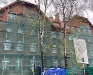 В Черняховске начали ремонт фасадов исторических домов на улице Победы