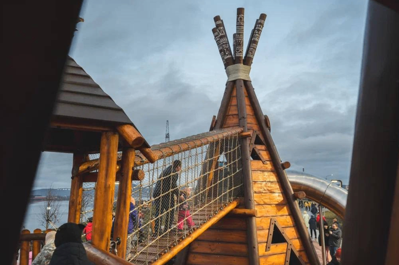 На набережной Мурманска появился саамский чум