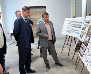 Николай Линченко провел выездное совещание по вопросу завершения строительства двух школ на Лермонтовском проспекте
