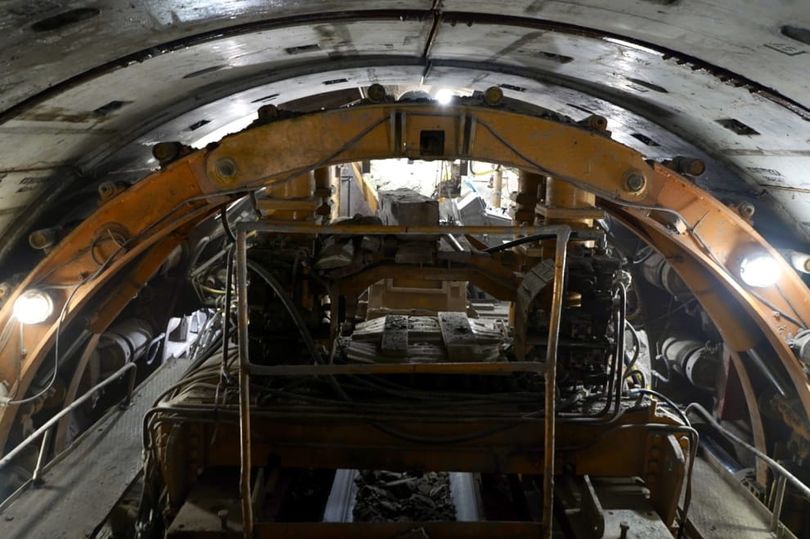 В Петербурге два проходческих щита на строительстве Красносельско-Калининской линии метро прошли станцию «Броневая» и движутся к «Заставской»