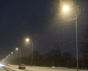 На Боковом проезде Петергофского шоссе появилось наружное освещение