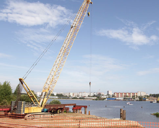 Компания «ВАД» забила первую сваю будущего моста через Шексну в Череповце