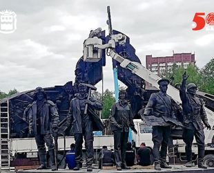 В Тынде монтируется гигантский памятник строителям Байкало-Амурской магистрали