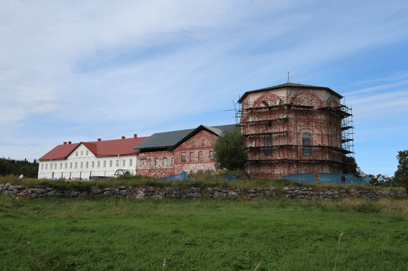 Одобрены результаты инженерных изысканий для разработки проекта реставрации Троицкого скита на Соловках