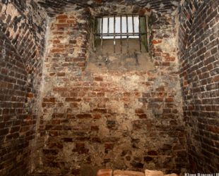 В подвалах замка Рагнит собираются восстановить старинные тюремные камеры