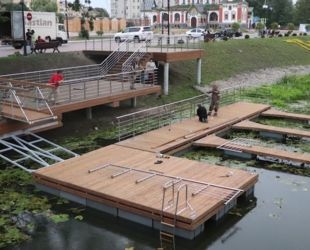 В Гусеве Калининградской области отремонтировали пирс, а реку очистить пока не смогли