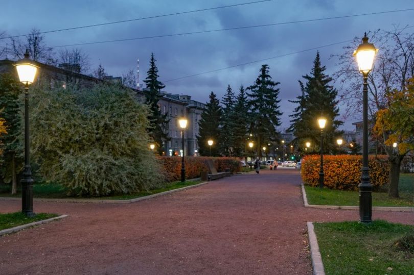 Сквер Шевченко в Петербурге преобразили новые чугунные фонари