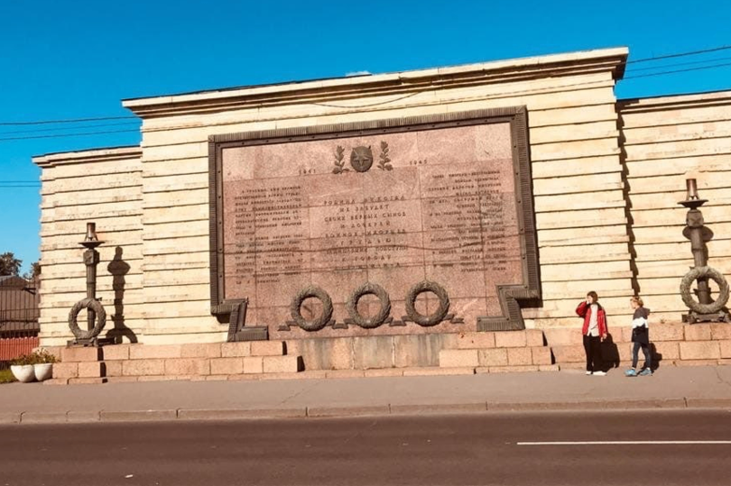 У старейшего гидротехнического сооружения в ленинградском Колпино заменят асфальт