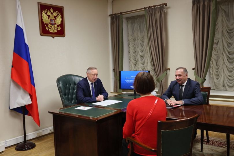 Александр Беглов поручил обновить и модернизировать две спортивные площадки в Василеостровском районе Петербурга