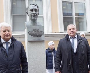 В Санкт‑Петербурге открыли памятник основоположнику современной отечественной педиатрии Игорю Воронцову