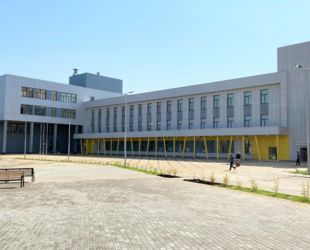 Школа на 1,1 тыс. мест в подмосковном Солнечногорске готова на 98%