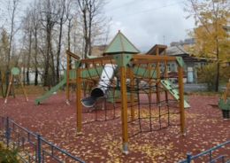 В иркутском парке Победы обустроили детскую площадку