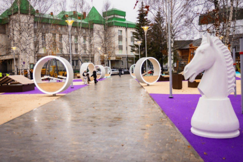 «Шахматный сквер» появился в Ханты-Мансийске