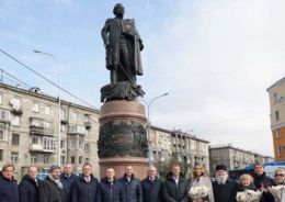 В Кузбассе открыли памятник полководцу Михаилу Кутузову