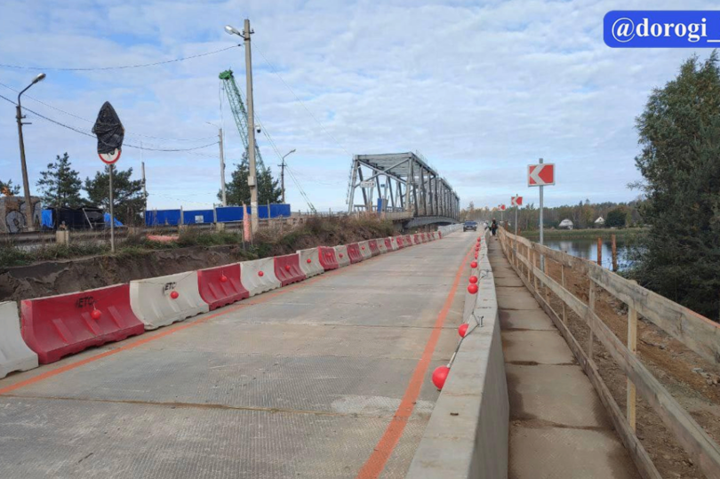 Проезд через Лугу в Ленинградской области идет по временному мосту