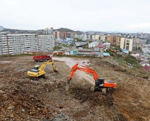 Во Владивостоке строят ледовую арену для керлинга