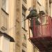 В Санкт-Петербурге проходит весенняя помывка фасадов нежилых зданий, находящихся в собственности города