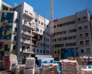 На Авангардной продолжается строительство здания детской больницы 