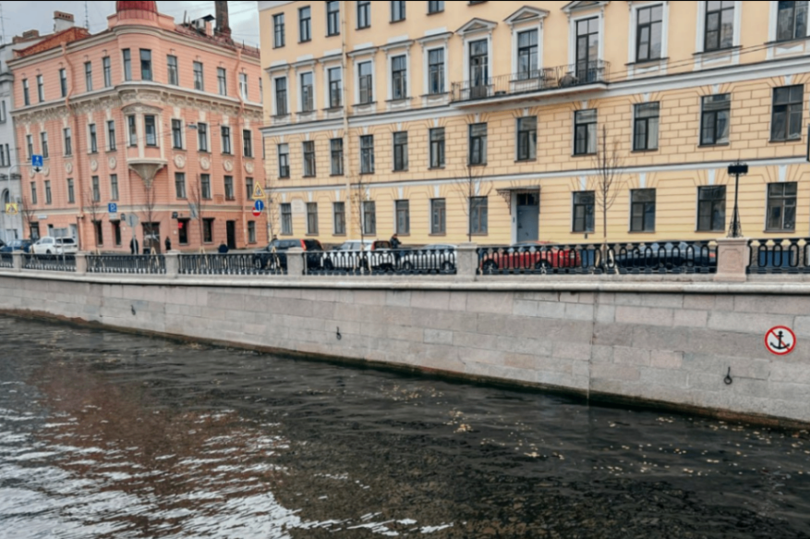 В Петербурге на набережной канала Грибоедова между Подьяческим и Вознесенским мостами завершён капремонт