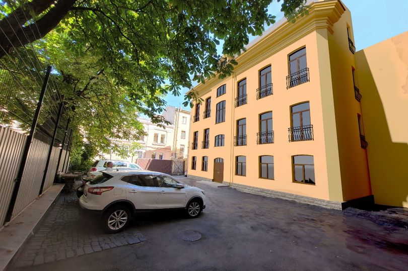 В Ковенском переулке Петербурга реконструируют исторический жилой дом