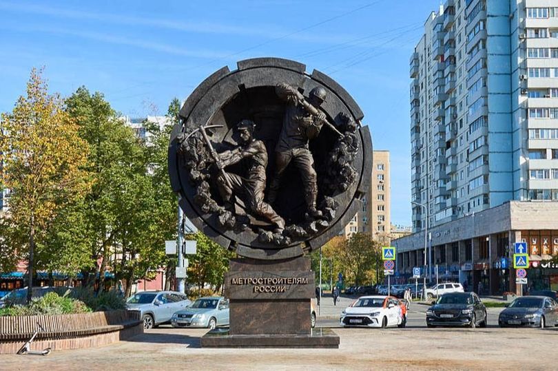 В Москве открыт монумент «Метростроителям России»