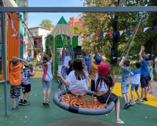 на Малой Охте открылось новое дворовое пространство