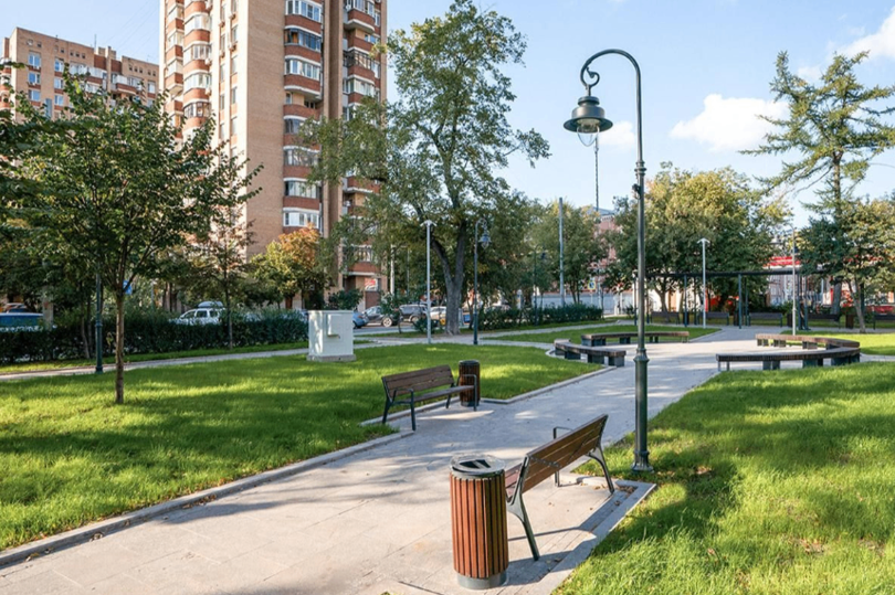 В московских Сокольниках благоустроили сквер у храма Благовещения Пресвятой Богородицы