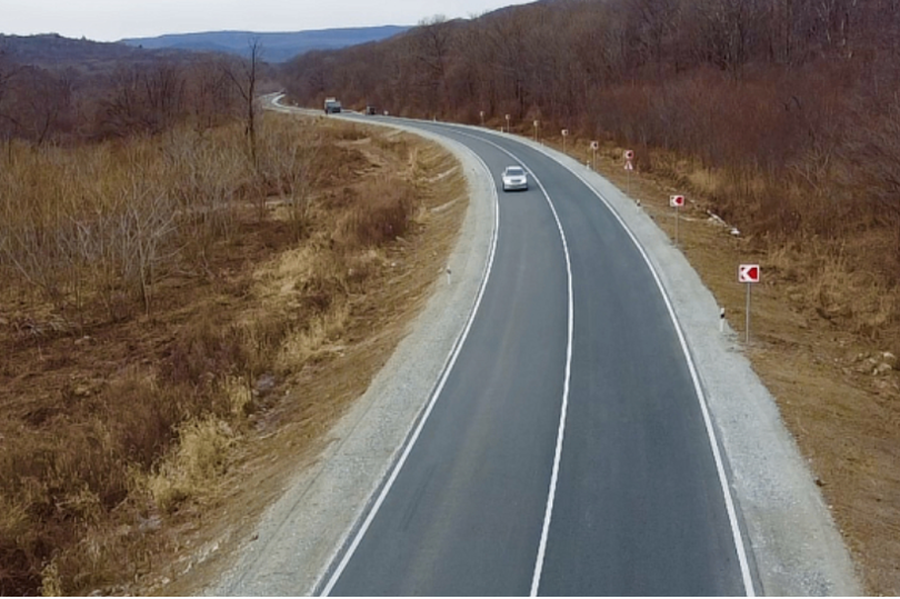 Свыше 10 километров дороги на главном туристическом направлении отремонтировали в Приморье по нацпроекту