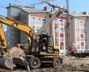Коронавирус поставкам - не помеха. В Калининграде строится новая школа