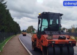 Дороги у ленинградского поселка им. Свердлова преображаются в рамках нацпроекта из гравийного покрытия в современные асфальтированные трассы