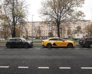 На участке Ленинского проспекта в Москве обновили дорожное покрытие