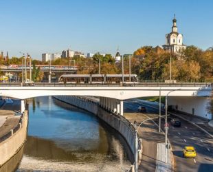 В центре столицы отремонтировали Костомаровский мост