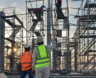 За год спрос на работников сферы строительства вырос на 93%