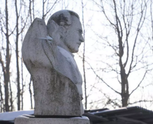 В Петербурге соберут подписи за установку памятника Виталию Бианки в поселке Лебяжье