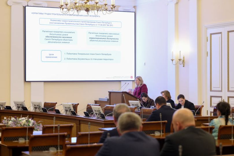 В Петербурге при проектировании новых жилых комплексов будет учитываться создание парковочных мест для самокатов и других средств индивидуальной мобильности